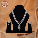 Beautiful Pearls Locket Set