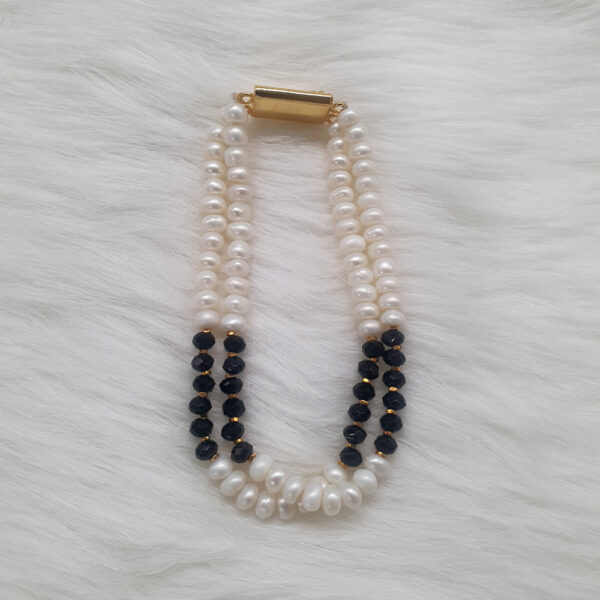 Adorable Pearls & Black Crystal Bracelet