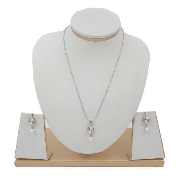 Best Pearls Locket Set With Chain