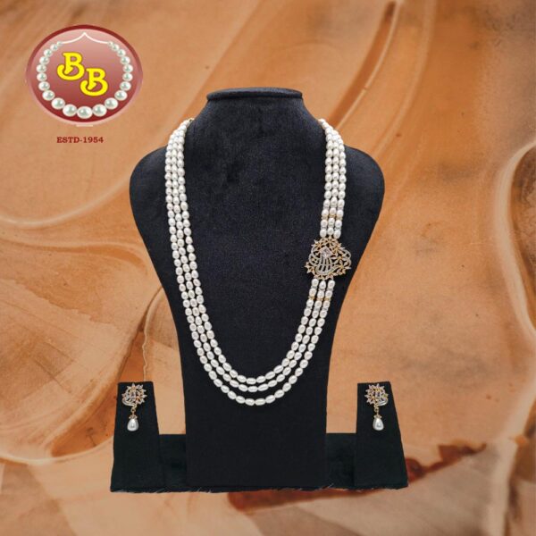 Exquisite Design with High-Quality Pearls