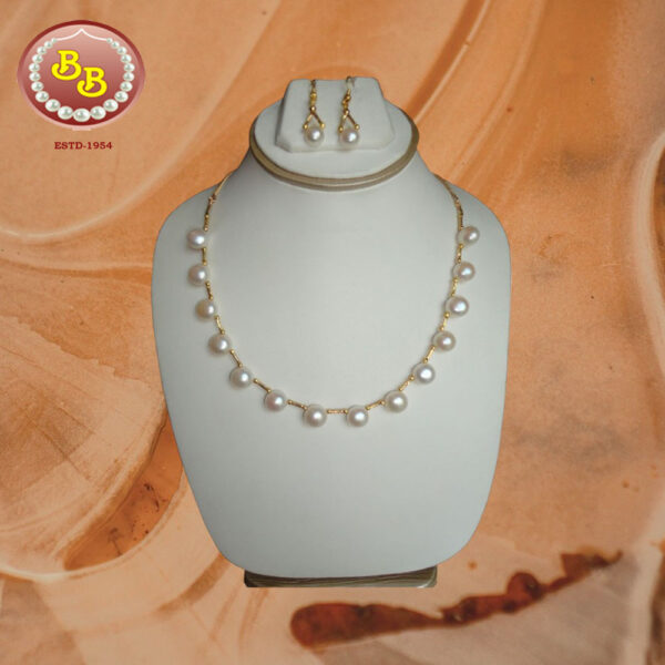 Lovely Natural Pearls Necklace Set